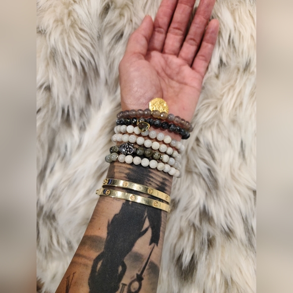 Bracelets - Picture 5 of 6